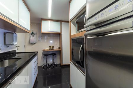 Apartamento à venda com 99m², 2 quartos e 2 vagas Apartamento à venda com 99m², 2 quartos e 2 vagasCozinha
