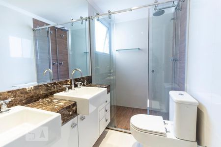 Apartamento à venda com 99m², 2 quartos e 2 vagas Apartamento à venda com 99m², 2 quartos e 2 vagasBanheiro da Suíte 2