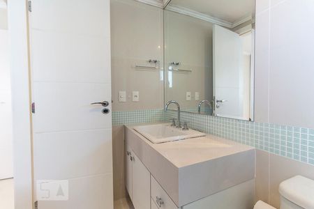 Apartamento à venda com 99m², 2 quartos e 2 vagas Apartamento à venda com 99m², 2 quartos e 2 vagasBanheiro da Suíte