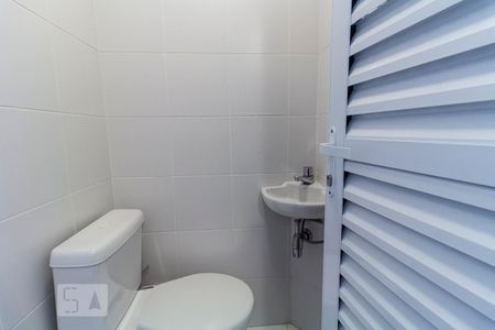 Apartamento à venda com 99m², 2 quartos e 2 vagas Apartamento à venda com 99m², 2 quartos e 2 vagasBanheiro de Serviço