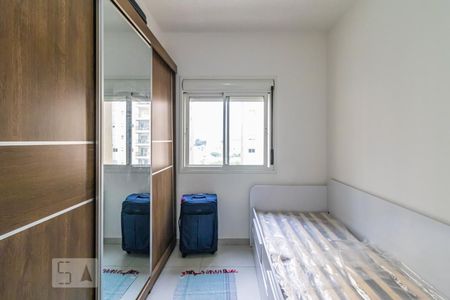 Quarto 1 de apartamento para alugar com 2 quartos, 68m² em Jardim Tupanci, Barueri