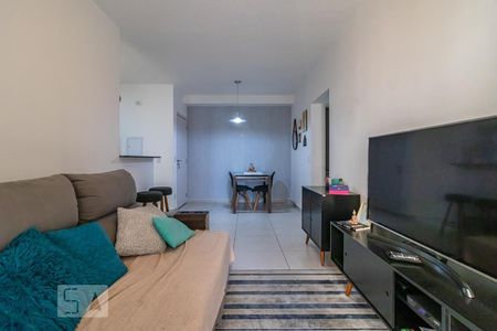 Sala de apartamento para alugar com 2 quartos, 68m² em Jardim Tupanci, Barueri