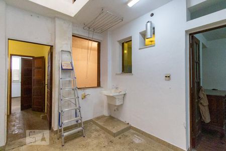 Casa à venda com 180m², 5 quartos e 2 vagas Casa à venda com 180m², 5 quartos e 2 vagasÁrea de Serviço