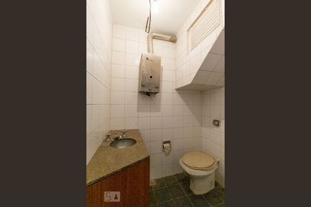 Casa à venda com 180m², 5 quartos e 2 vagas Casa à venda com 180m², 5 quartos e 2 vagasBanheiro Suite 2º Andar