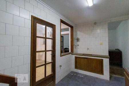 Casa à venda com 180m², 5 quartos e 2 vagas Casa à venda com 180m², 5 quartos e 2 vagasCozinha 1º Andar