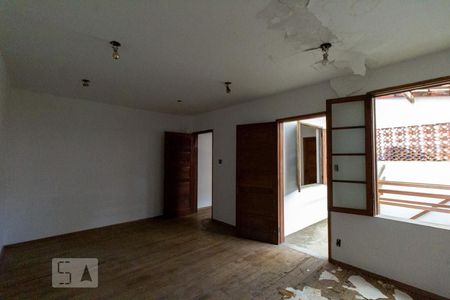 Casa à venda com 180m², 5 quartos e 2 vagas Casa à venda com 180m², 5 quartos e 2 vagasQuarto 4 2º Andar