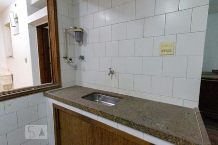 Casa à venda com 180m², 5 quartos e 2 vagas Casa à venda com 180m², 5 quartos e 2 vagasCozinha 1º Andar