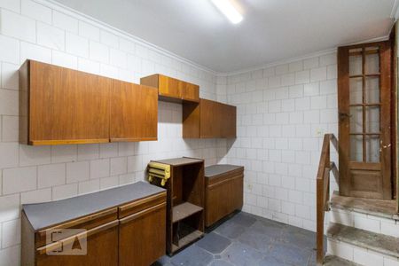 Casa à venda com 180m², 5 quartos e 2 vagas Casa à venda com 180m², 5 quartos e 2 vagasCozinha 1º Andar