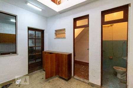 Casa à venda com 180m², 5 quartos e 2 vagas Casa à venda com 180m², 5 quartos e 2 vagasÁrea de Serviço