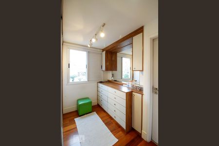 Apartamento à venda com 79m², 2 quartos e 2 vagasCloset da suíte