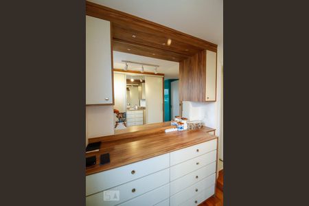 Apartamento à venda com 79m², 2 quartos e 2 vagasCloset da suíte