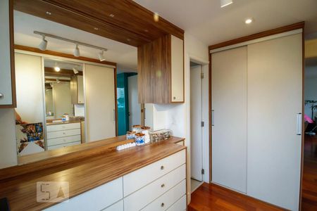 Apartamento à venda com 79m², 2 quartos e 2 vagasCloset da suíte