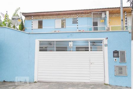 Casa à venda com 13984m², 3 quartos e 2 vagas Casa à venda com 13984m², 3 quartos e 2 vagasFachada