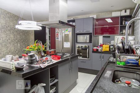 Casa à venda com 13984m², 3 quartos e 2 vagas Casa à venda com 13984m², 3 quartos e 2 vagasCozinha