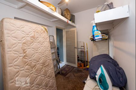 Apartamento à venda com 260m², 3 quartos e 2 vagas Apartamento à venda com 260m², 3 quartos e 2 vagasQuarto de Serviço