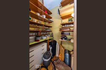 Apartamento à venda com 260m², 3 quartos e 2 vagas Apartamento à venda com 260m², 3 quartos e 2 vagasDispensa