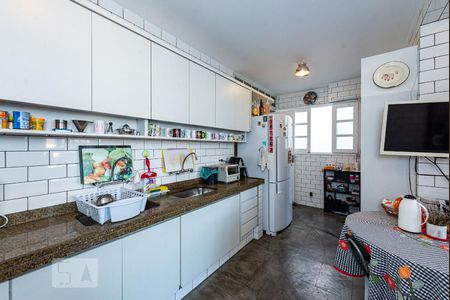 Apartamento à venda com 260m², 3 quartos e 2 vagas Apartamento à venda com 260m², 3 quartos e 2 vagasCozinha