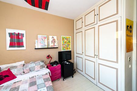 Apartamento à venda com 260m², 3 quartos e 2 vagas Apartamento à venda com 260m², 3 quartos e 2 vagasQuarto 1