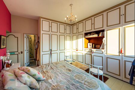 Apartamento à venda com 260m², 3 quartos e 2 vagas Apartamento à venda com 260m², 3 quartos e 2 vagasSuíte