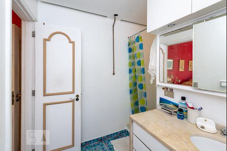 Apartamento à venda com 260m², 3 quartos e 2 vagas Apartamento à venda com 260m², 3 quartos e 2 vagasBanheiro da Suíte 1