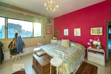 Apartamento à venda com 260m², 3 quartos e 2 vagas Apartamento à venda com 260m², 3 quartos e 2 vagasSuíte