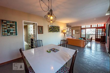 Apartamento à venda com 260m², 3 quartos e 2 vagas Apartamento à venda com 260m², 3 quartos e 2 vagasSala 2