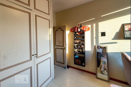 Apartamento à venda com 260m², 3 quartos e 2 vagas Apartamento à venda com 260m², 3 quartos e 2 vagasQuarto 1