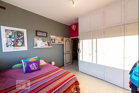 Apartamento à venda com 260m², 3 quartos e 2 vagas Apartamento à venda com 260m², 3 quartos e 2 vagasQuarto 2