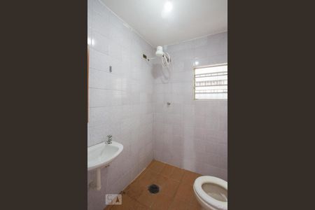 Banheiro de casa para alugar com 2 quartos, 70m² em Cidade Monções, São Paulo