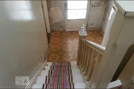 Casa à venda com 240m², 3 quartos e 5 vagasEscada