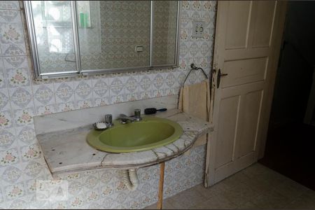 Casa à venda com 240m², 3 quartos e 5 vagasBanheiro 1