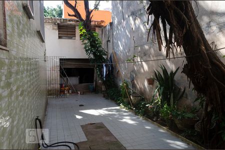 Casa à venda com 240m², 3 quartos e 5 vagasQuintal/Garagem