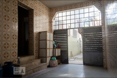 Casa à venda com 240m², 3 quartos e 5 vagasQuintal/Garagem