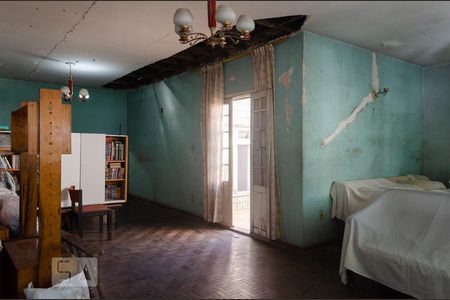 Casa à venda com 240m², 3 quartos e 5 vagasSala