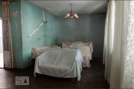 Casa à venda com 240m², 3 quartos e 5 vagasSala