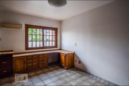 Suíte 1 de casa à venda com 4 quartos, 300m² em Jardim Botânico, Porto Alegre