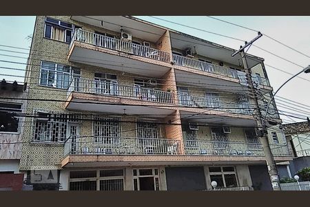 Apartamento à venda com 72m², 2 quartos e 1 vaga Apartamento à venda com 72m², 2 quartos e 1 vagaFachada