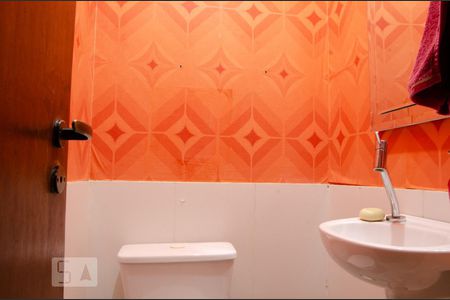 Lavabo de casa à venda com 3 quartos, 128m² em Parque Maria Domitila, São Paulo