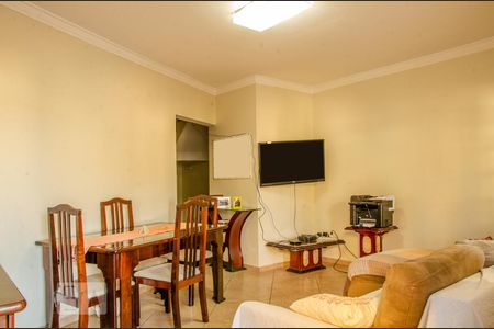 Sala de casa à venda com 3 quartos, 128m² em Parque Maria Domitila, São Paulo