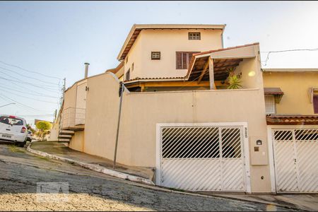 Casa à venda com 128m², 3 quartos e 4 vagasGaragem