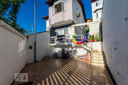 Casa à venda com 66m², 2 quartos e 2 vagas Casa à venda com 66m², 2 quartos e 2 vagasEntrada