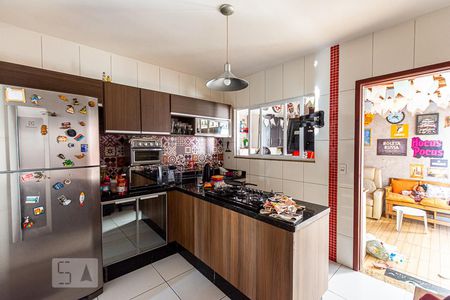 Casa à venda com 66m², 2 quartos e 2 vagas Casa à venda com 66m², 2 quartos e 2 vagasCOzinha