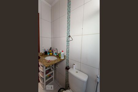 Casa à venda com 66m², 2 quartos e 2 vagas Casa à venda com 66m², 2 quartos e 2 vagasBanheiro Social