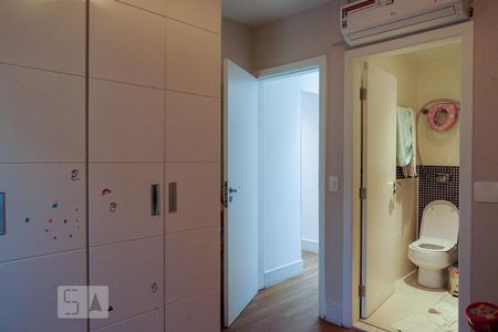 Apartamento para alugar com 240m², 4 quartos e 2 vagasSuíte 2