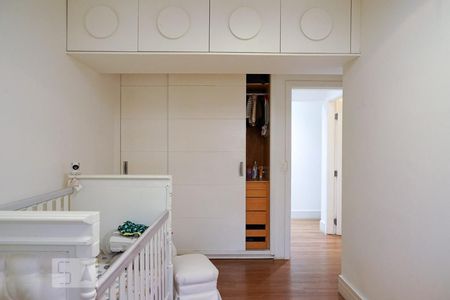 Apartamento para alugar com 240m², 4 quartos e 2 vagasQuarto 3 