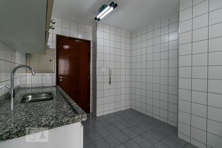 Apartamento à venda com 110m², 3 quartos e 2 vagasCozinha