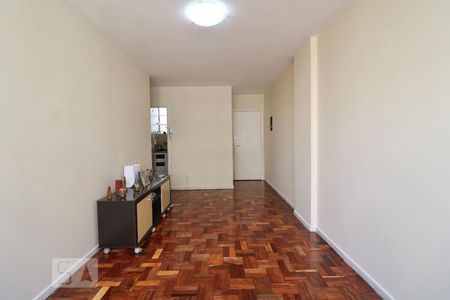 Apartamento à venda com 115m², 2 quartos e 1 vaga Apartamento à venda com 115m², 2 quartos e 1 vagaSala