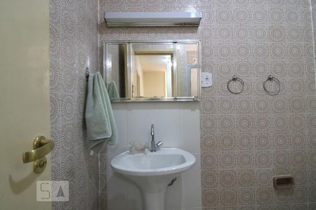 Apartamento à venda com 115m², 2 quartos e 1 vaga Apartamento à venda com 115m², 2 quartos e 1 vagaBanheiro