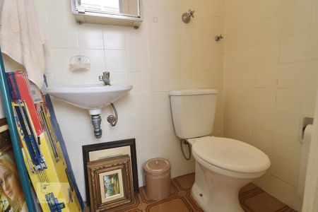 Apartamento à venda com 115m², 2 quartos e 1 vaga Apartamento à venda com 115m², 2 quartos e 1 vagaBanheiro de Serviço