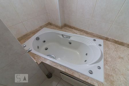 Apartamento à venda com 150m², 3 quartos e 2 vagasBanheiro quarto 3 suíte - banheira